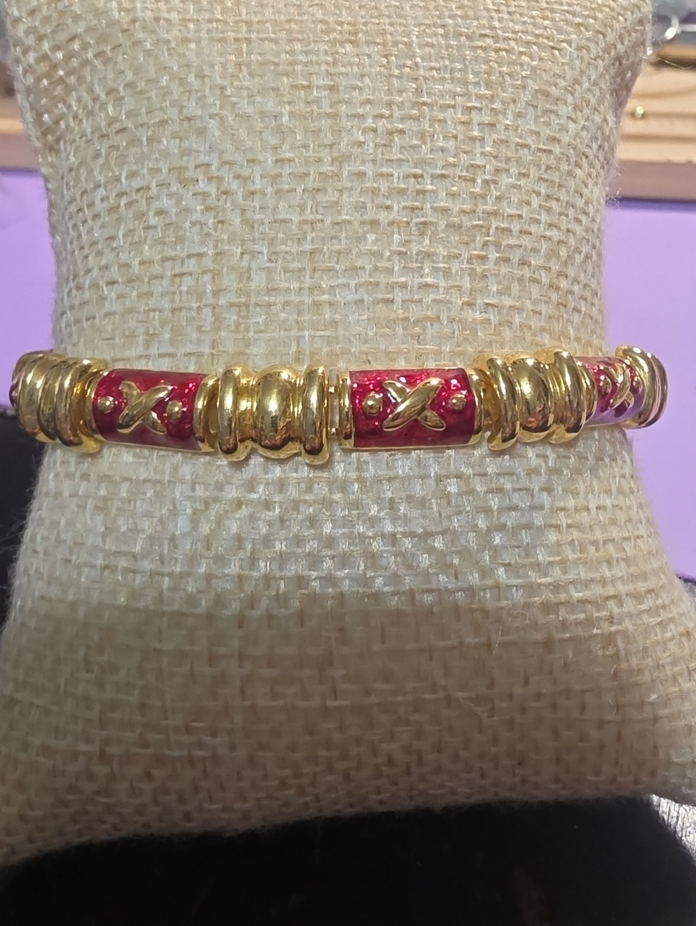 Signed Joan Rivers Vintage Gold-Tone and Red Enamel "Hugs and Kisses" (XO) Link